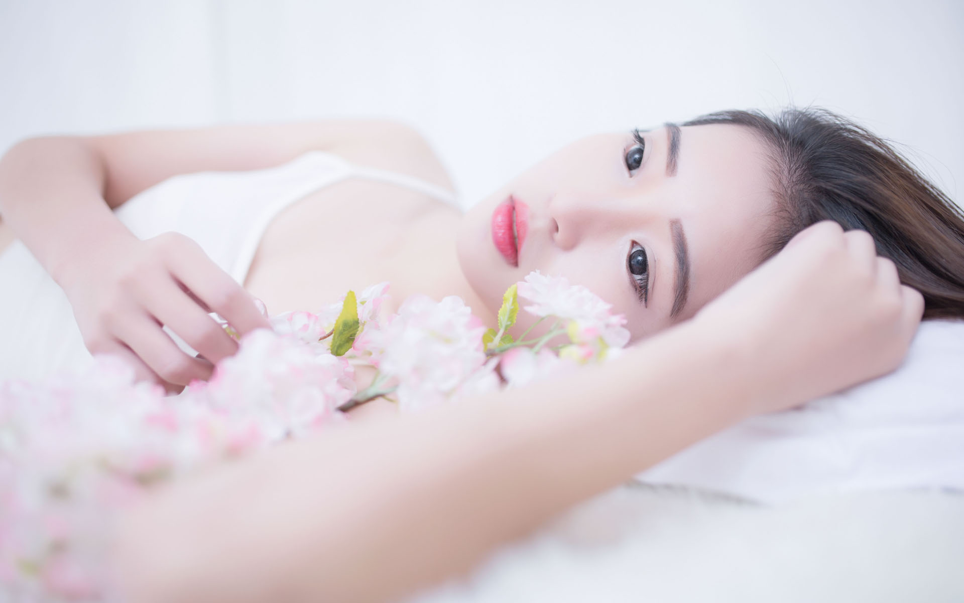 直击南海问题，王毅六连问：滥用仲裁，外交努力还有没有意义？| 图览天下